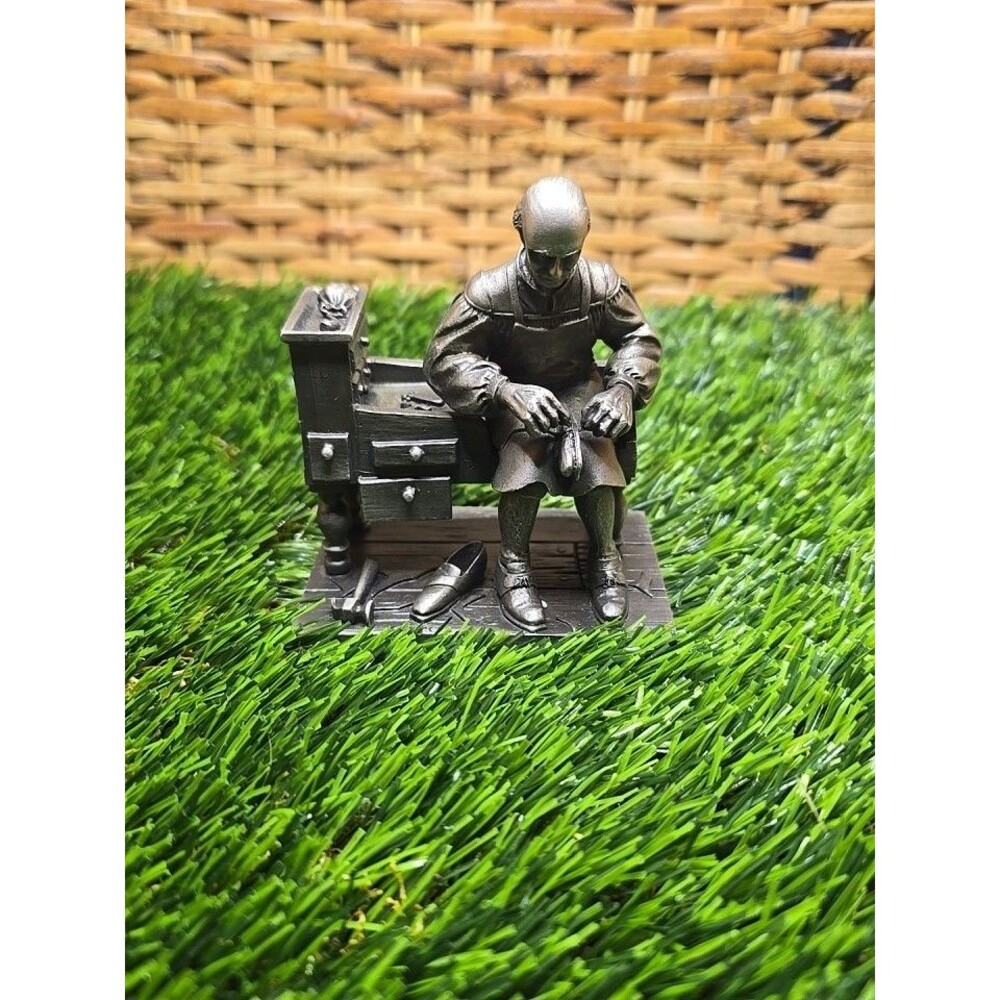 Franklin Mint The Shoemaker Fine Pewter Figurine 1975 Vintage Artisan Statue